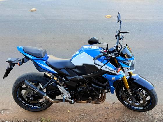 SUZUKI GSR 750ZA SUZUKI GSR 750ZA